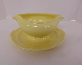 Vintage TS & T Smith And Taylor Lu-Ray Pastels Yellow Gravy Boat JC420-16