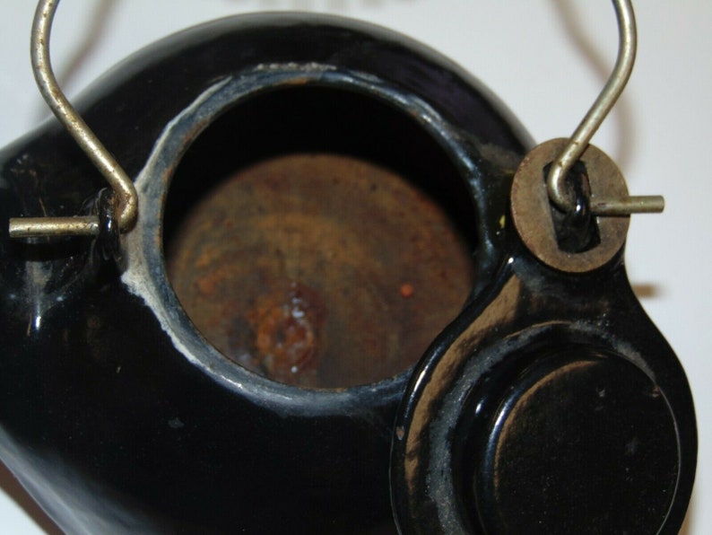 Vintage Cast Iron Teapot Kettle Tea Pot with Spiral Coil Comfort Handle N44