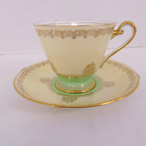 Vintage Porcelain 1970's Creamy Yellow & Soft Green Rosyln Tea Cup And Saucer W/Gold Trim JC112-2