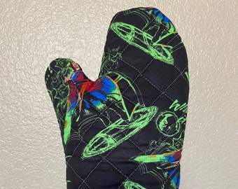 Oven mitt made with a very Strange fabric, kitchen decor