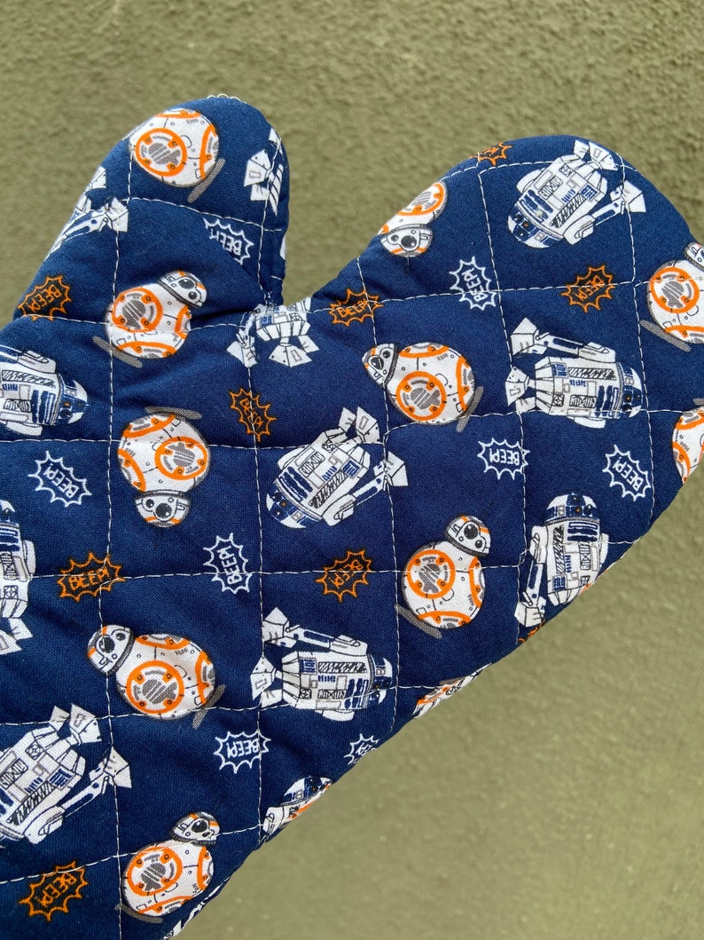 Mini Mitt made with Star Wars comic fabric kitchen decor