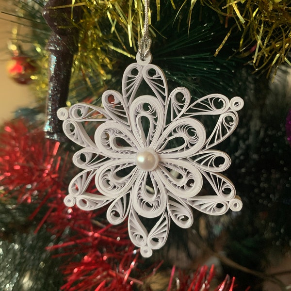 Set of 3, 4, 5 or 10 pcs quilled snowflakes,  Quilling Christmas ornament, Paper Snowflake - Set of 3,4,5