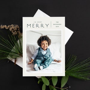 Kerstkaartsjabloon - Foto Kerstkaart - Direct downloaden - Gepersonaliseerd - Corjl - Zo erg vrolijk - Minimalistisch