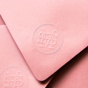 Kuvert Prägestempel - Individuelle Prägestempel - Ineinandergreifendes Monogramm - Taschenprägestempel - Geprägte Aufklebersiegel