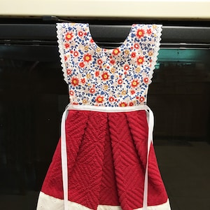 Kitchen towel dress, handmade, kitchen decor, towel dress, decorative towel, housewarming gift, functional kitchen decor, gift idea, VTO0115