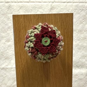Crochet door knob cover, crochet flower, door decor, burgundy decor, handmade door decor, housewarming gift, clean knobs, DKC0079