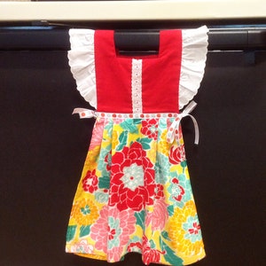 Kitchen towel dress, handmade, kitchen decor, towel dress, decorative towel, housewarming gift, functional kitchen decor, gift idea, VTO0131