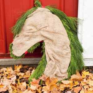 Fresh horse head wreath, fresh holiday wreath, horse wreath, fresh wreath, horse door hanger, horse holiday decor image 4