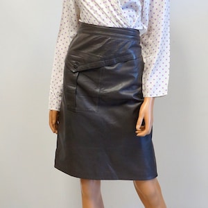 Vintage Genny Leather Skirt – Brown Midi Pencil Skirt – 90s Italian Designer by Gianni Versace – Size L – Made in Italy