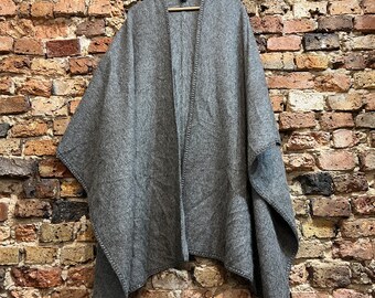 100% alpaca poncho cover coat, vintage grey made in Peru oversize huge large gray warm cosy alpaca cape coat