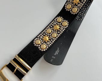 Vintage Gianni Versace Medusa Leather Belt – Gold Buckle  display picture 1