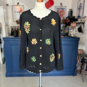 Lou Lou Studio, suéter cardigan preto de algodão, blazer com botões decorativos tamanho grande