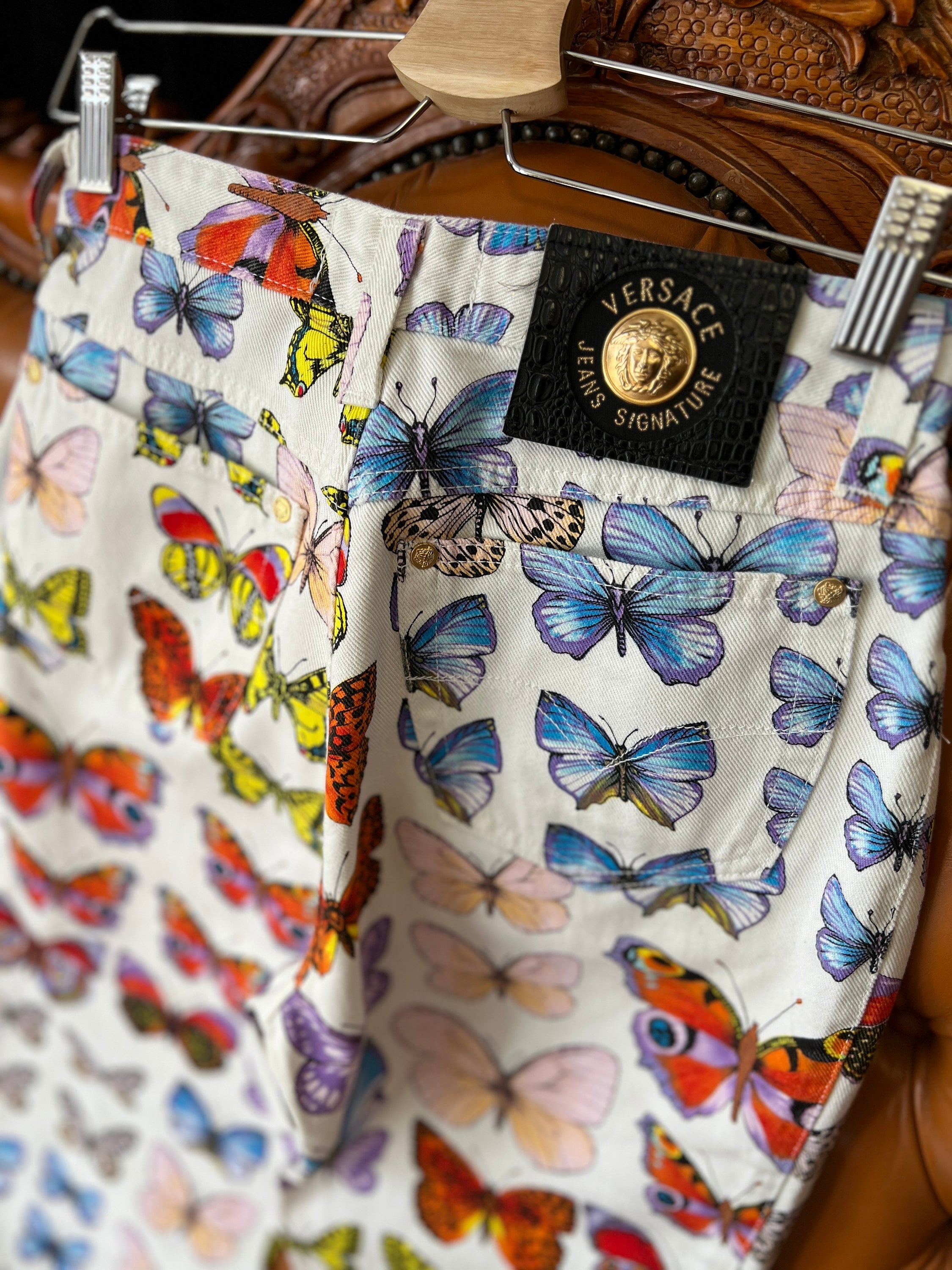 【送料&関税込】Versace Pants With Butterfly Print Versace Pink Butterfly Print Silk Trousers 10 Yrs | eBay