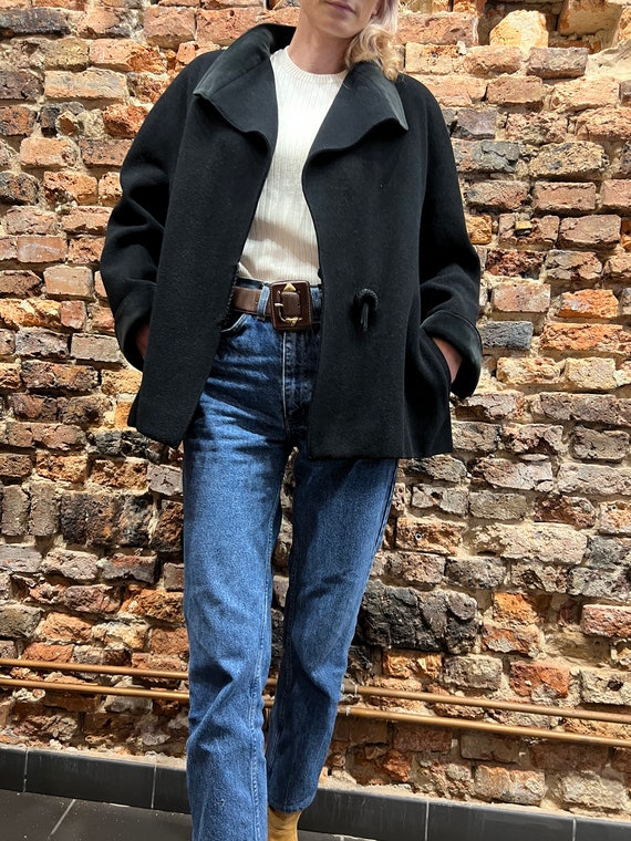 ジャケット・アウター versace vintage coat Vintage VERSACE Coat Versus Versace Jacket Black Faux Fur