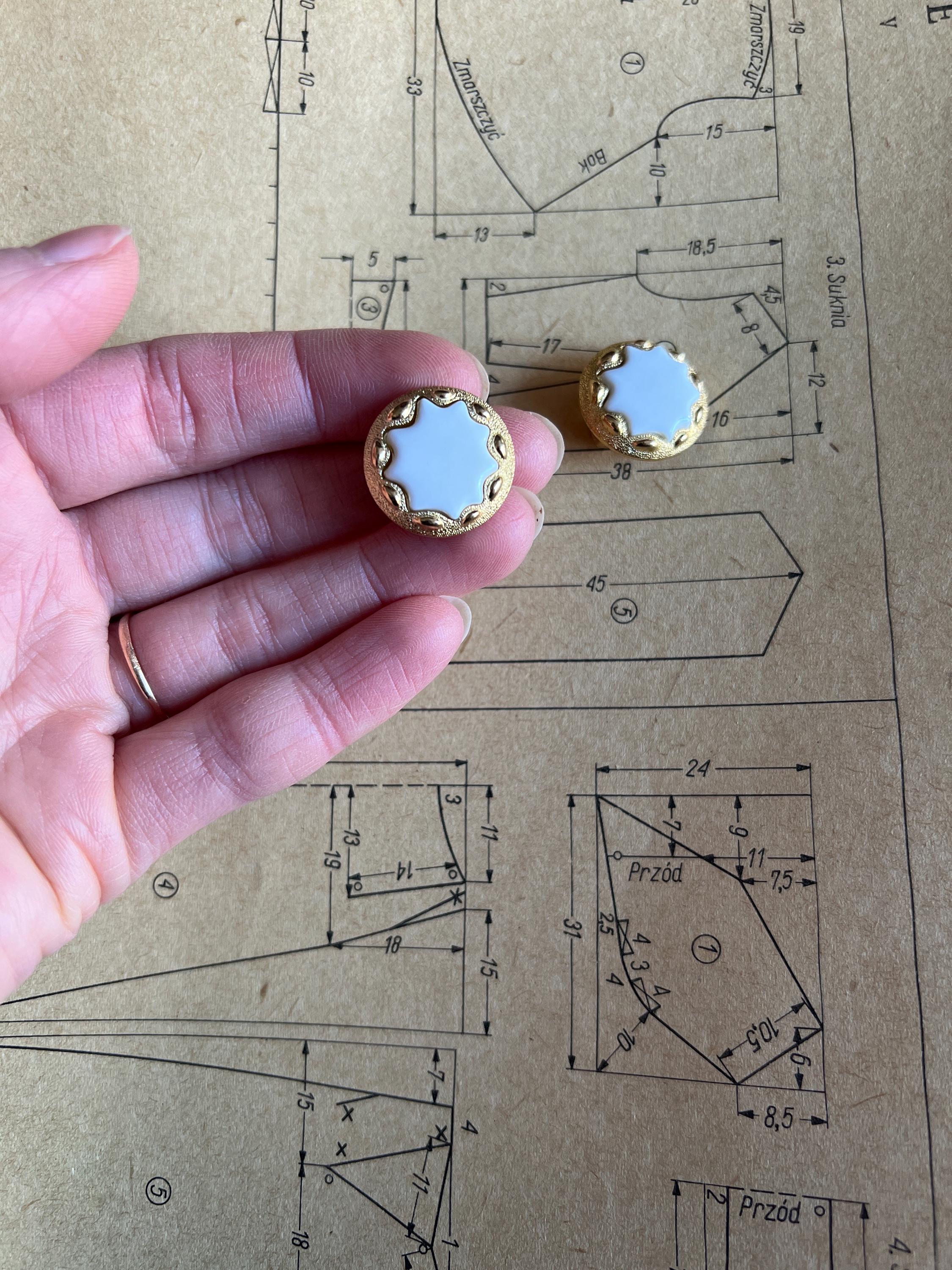 Vintage Button Clip-On Earrings: White & Gold Statement Jewelry