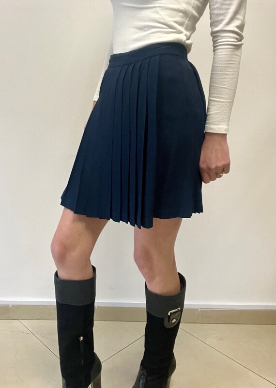 Navy blue pleated skirt mini sale