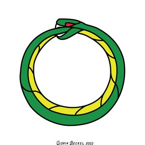 Op de afbeelding: Een grafische illustratie van een groene slang die een cirkel vormt door in zijn eigen staart te bijten, bekend als een Ouroboros. De slang heeft een gele buik en een rode mond. De tekst "GLORIA BECKEL 2022" staat in het zwart onder de slang.