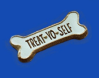 Mini Treat Yo Self Adventure Dog Patch - Parks and Rec - Recreation - Iron on Explorer Brodé Badge