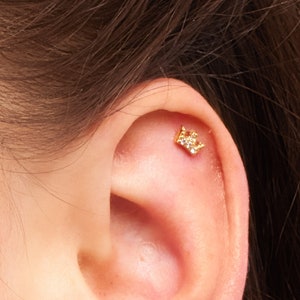 Gold Tragus Earring, Gold Helix Earring, Gold Cartilage Stud, Gold Labret, Tragus Earrings, Cartilage Earring, Gold Climber, Ear Pin, GL10