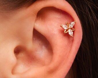 Gold Tragus Earring, Gold Helix Earring, Gold Cartilage Stud, Gold Labret, Tragus Earrings, Cartilage Earring, Gold Climber, Ear Pin, GL9