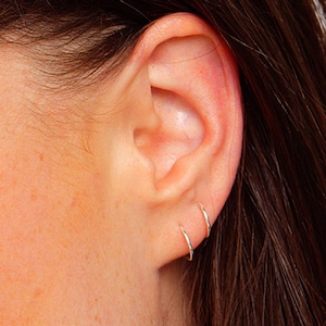 Silver Hoop Earrings, Tiny Hoop Earrings, Thin Hoop Earrings, Silver Sleeper Hoops, Sleeper Hoops, Small Hoop Earrings, Small Hoops, SGHP1