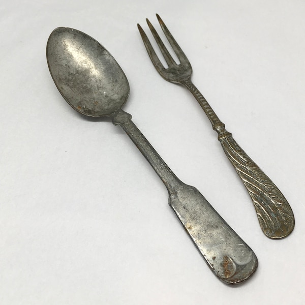 antique fork and spoon is WBW pattern 900