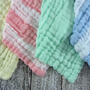 Baby Lovey Schnuller Lovey für Jungen Monogramm Schnuller Lovey für Mädchen Musselin Schnuller bestickt Baby Lovey Geschenk für Neugeborene