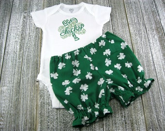 St. Patrick's Day Outfit Baby Girl St. Patrick's Day Bodysuit Shamrock Bloomers Ruffled Irish Baby Girl Gift Clover Outfit Baby's First