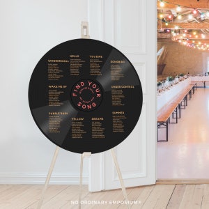 Record Table Plan, Record Seating Chart, Music Theme Wedding, Disco Wedding Decor, Round Seating Chart, Unique Seating Plan, Shaped Circular