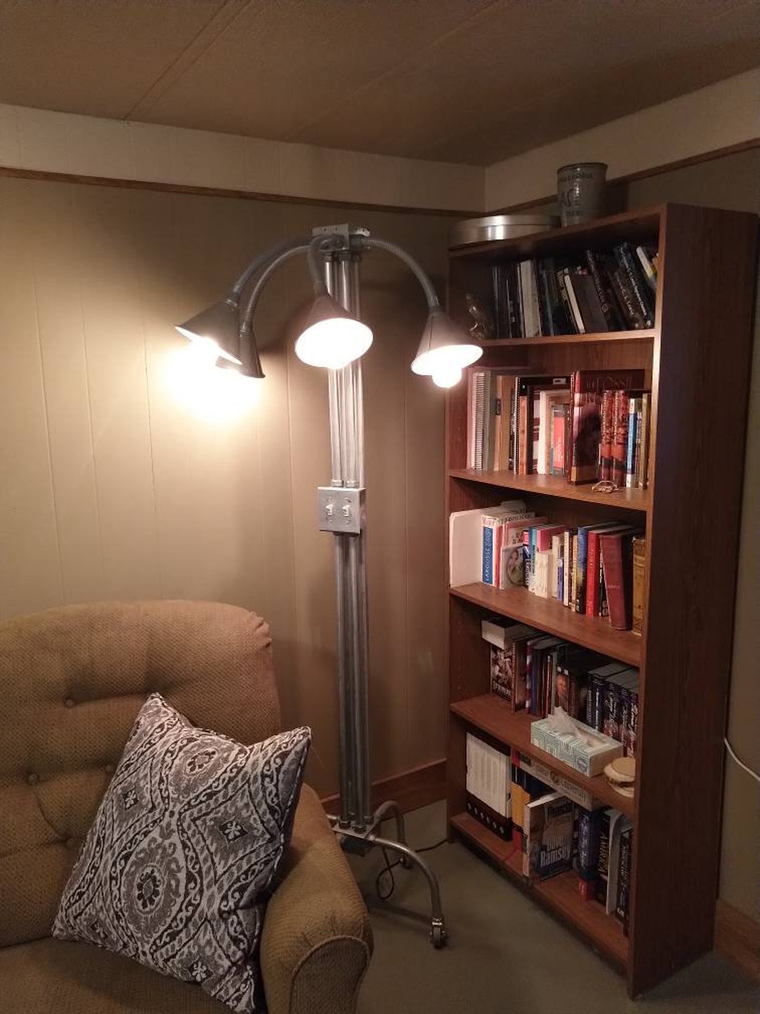 Superioriteit Oh bruiloft One of a Kind Floor Lamp Made From Galvanized Electrical - Etsy