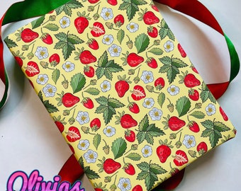 Vintage Strawberry Vines Themed Gift Wrapping Paper Rolls - 28"x79"
