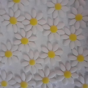 Margherita in pasta di gomma, fiori di fondente 30 pezzi, cupcakes torta nuziale, torta di compleanno, margherita fiore di fondente, fiore di zucchero in pasta di gomma