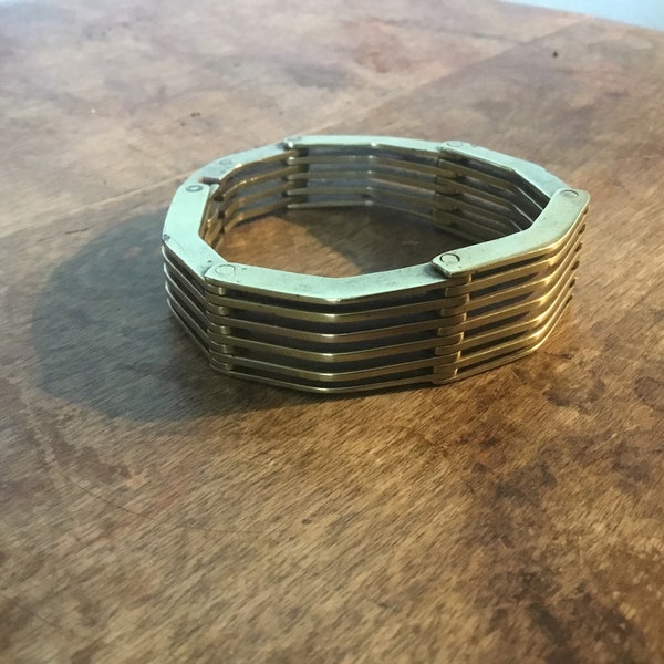 Bracelet en laiton de l’ère de la machine