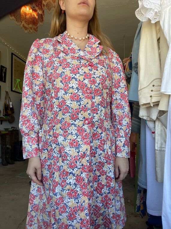1930s light pink floral feedsack duster jacket, c… - image 2