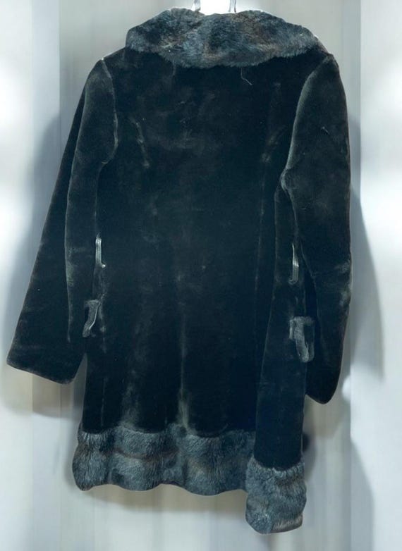1960s Mod, tapestry and faux fur trim coat!
