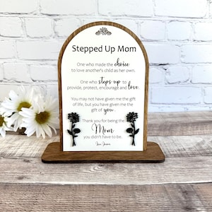 Stepped Up Mom Sign, Personalized Mother&#39;s Day Gift, Bonus Mom Sign, Step Mom Gift, Engraved Sign, Gift for Adoption or Blended Family