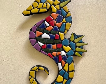Handgefertigtes Seepferdchen-Mosaik, Tropische Küstenwanddekoration