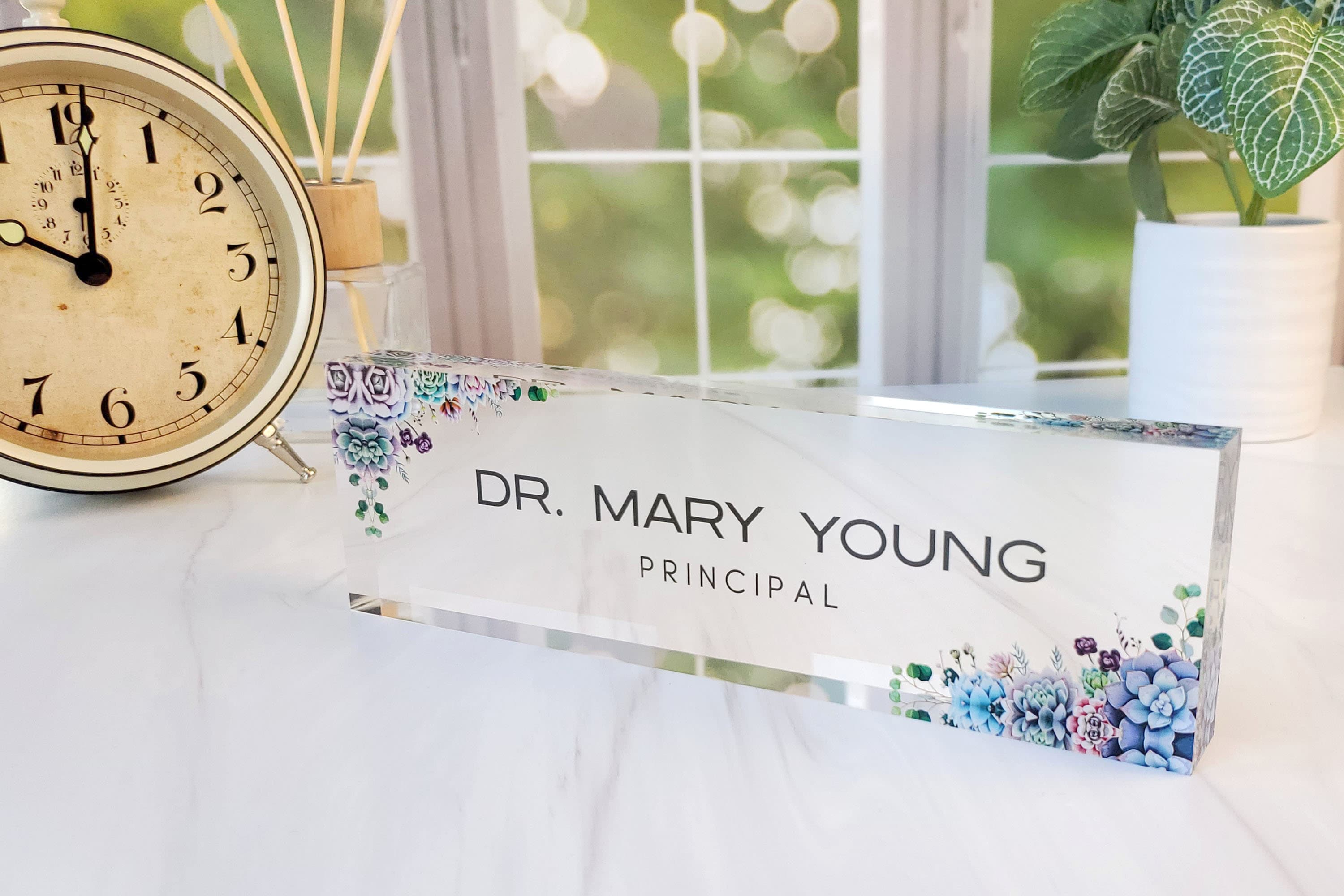 Plaque signalétique personnalisée pour bureau | Décor de bureau | Plaque signalétique de bureau | Cadeau personnalisé | Plaque Acrylique | Cadeau pour femme | Fleur succulente, CAB60FW