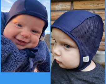 Marineblaue Baby-Pilotenmütze, Giddy-Babymütze, Mütze mit Bändern oder Druckknöpfen, Hörgerätemütze, Größe NB-36, gebürstetes Poly-Spandex-Gewebe – Pilotenmütze aus Mesh