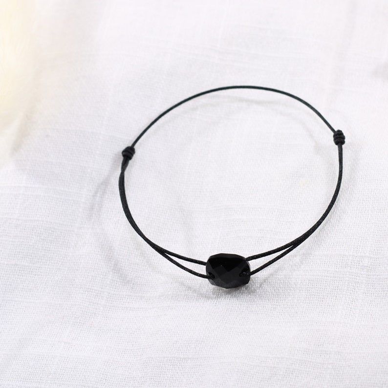 Bracelet élégant cordon noir et Onyx Noir, Carré Précieux Bijou minimaliste pierre fine image 4