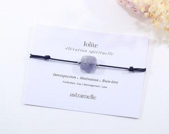 Bracelet épuré cordon et Iolite (Cordiérite ou Saphir d'Eau) coussin, Gourmandise - Bijou minimaliste pierre fine