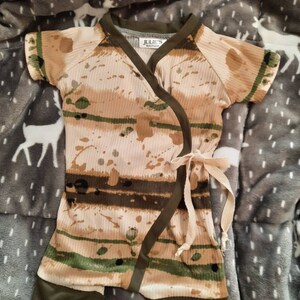 Baby romper met korte mouwen, neutrale gender romper, baby douche geschenk, handgemaakte romper, baby kleding, zachte romper