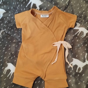 Short Sleeve infant Romper, Mustard yellow,  Baby Shower Gift Neutral Gender, Handmade, Baby Clothing