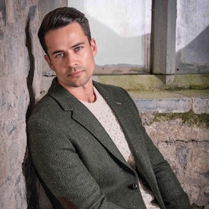 Celtic Tweed | James Stephens Green Herringbone Tweed Poets Jacket | Men&#39;s Tweed Blazer | Men&#39;s Tweed Sportscoat
