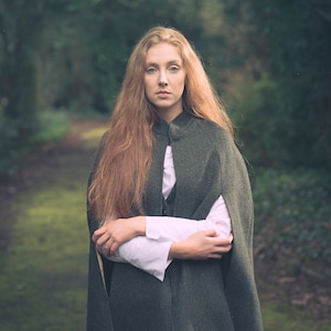 Celtic Tweed | Green Tweed Cape | Women&#39;s Moss Green Cape | Women&#39;s Heritage Inspired Handmade Tweed Cloak