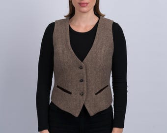 Chaleco de tweed celta para mujer, chaleco de espiga color cervatillo, chaleco de lana irlandés, estilo campestre a medida, regalos para ella, ropa de herencia irlandesa.