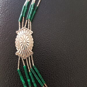 C175 Southwestern 5 Strang Liquid Sterling Halskette mit gebrühten Medaillon - Vintage