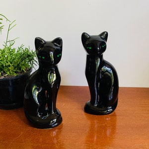 Vintage Mid Century Modern Sleek Ceramic Black Cat Statue Green Eyes / Taiwan Made | Kitsch Cat Figurine Lovers /Boho Shabby Chic Decor Cats