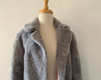 Vintage 1960s Peltex Grey Sheepskin Jacket / Retro Ladies Woollen Sheepskin Coat / Boho Shabby Chic Grey Sheepskin Jacket.