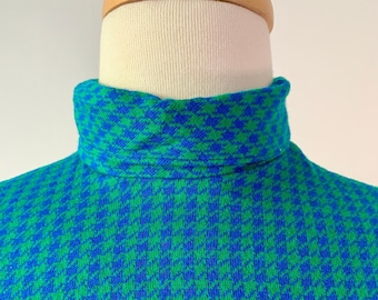 1960s Vintage Green & Blue Houndstooth Turtleneck Skivvy / Mod Knitted Polo Neck Sweaters/Retro Houndstooth Skivvies /Mad Man Style Clothing